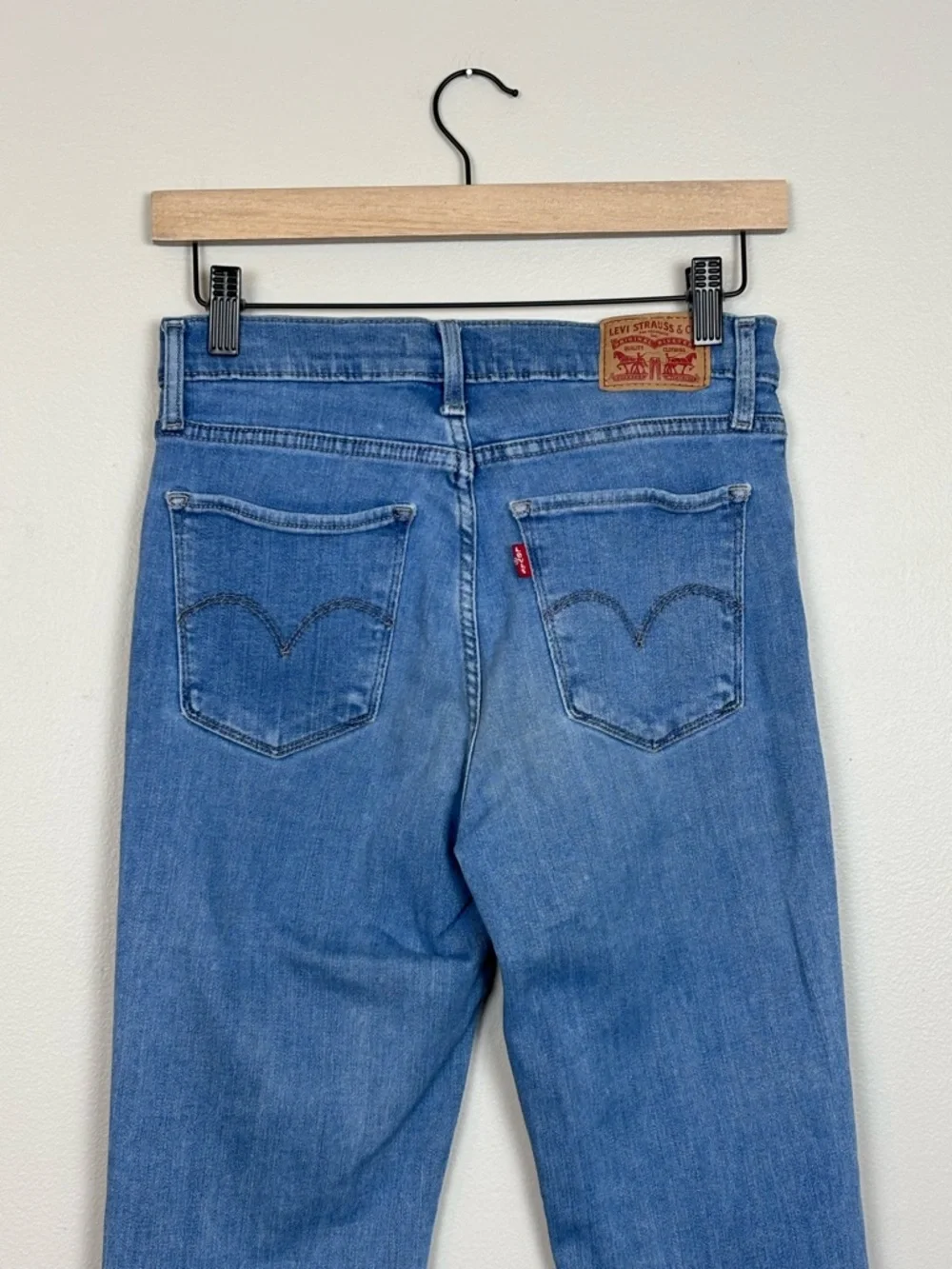Leivi Strauss Jeans Womens 28 Blue‎ 724 High Rise Straight Crop Red Tab Denim